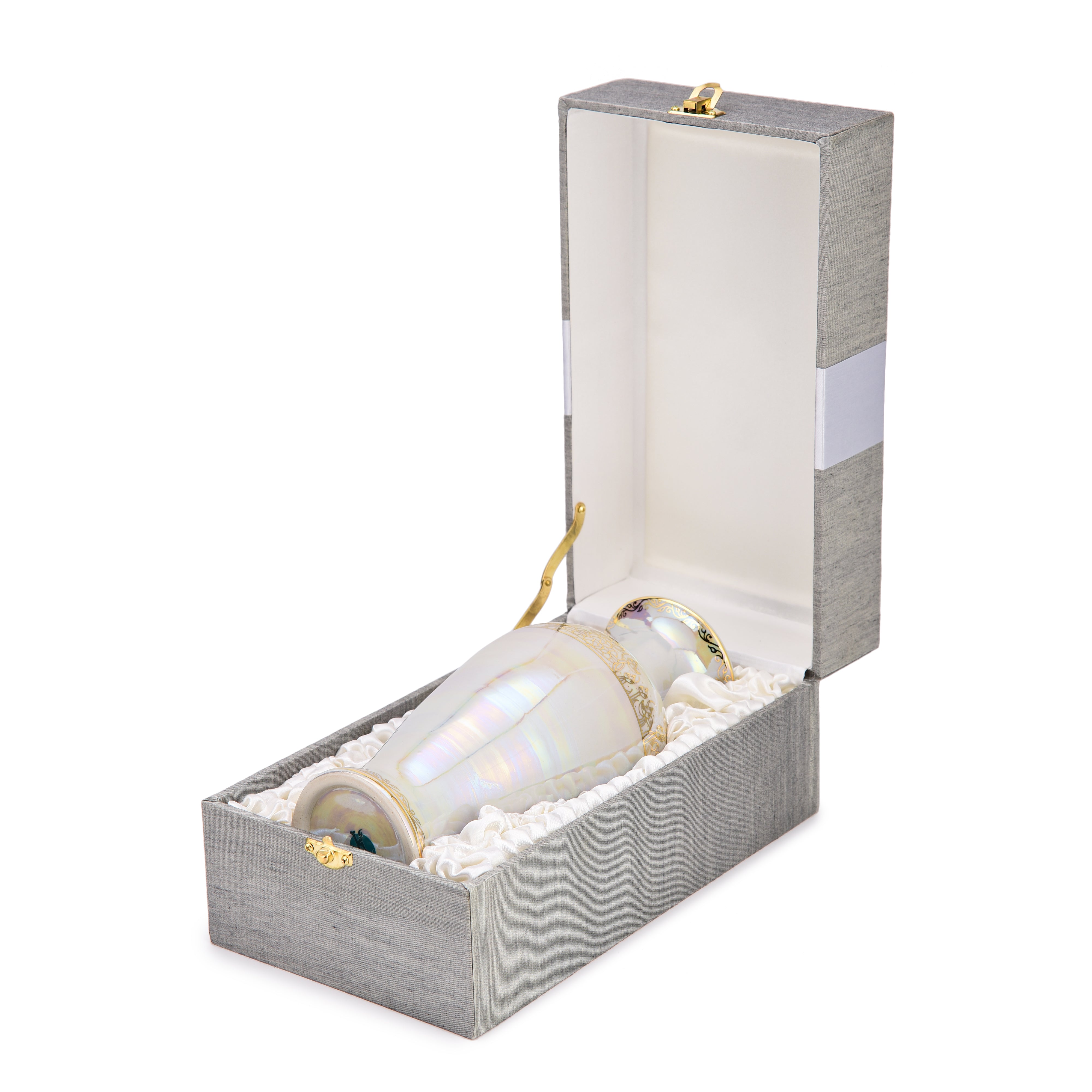 Benjarong Pearl and White Vase Benjarong Pearl and White Vase