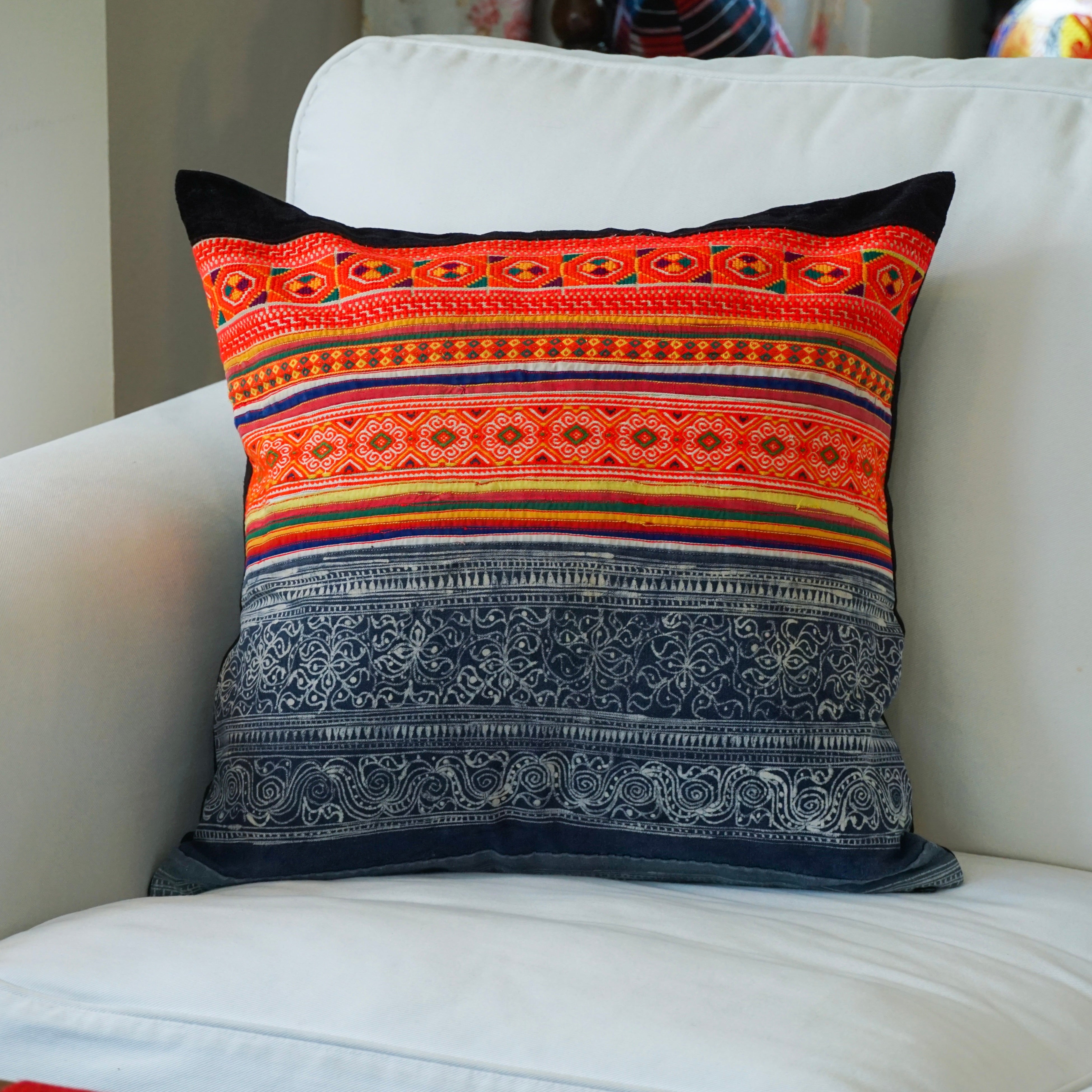 Celebration Hmong cushion cover Celebration Hmong cushion cover