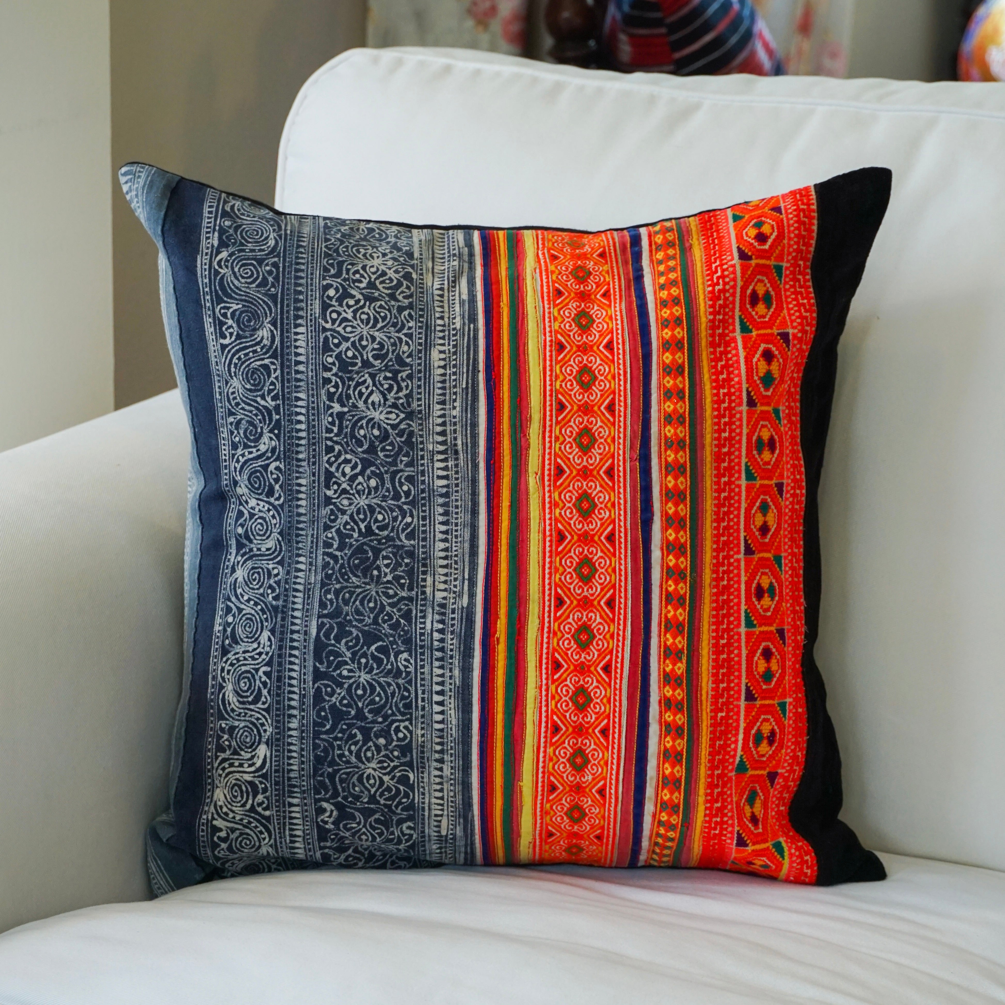 Celebration Hmong cushion cover Celebration Hmong cushion cover